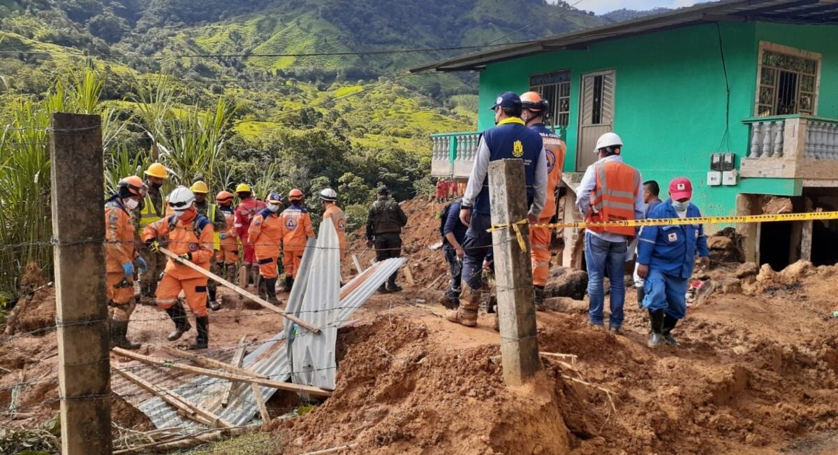 La UNGR hace presencia en la zona adelantando labores de rescate