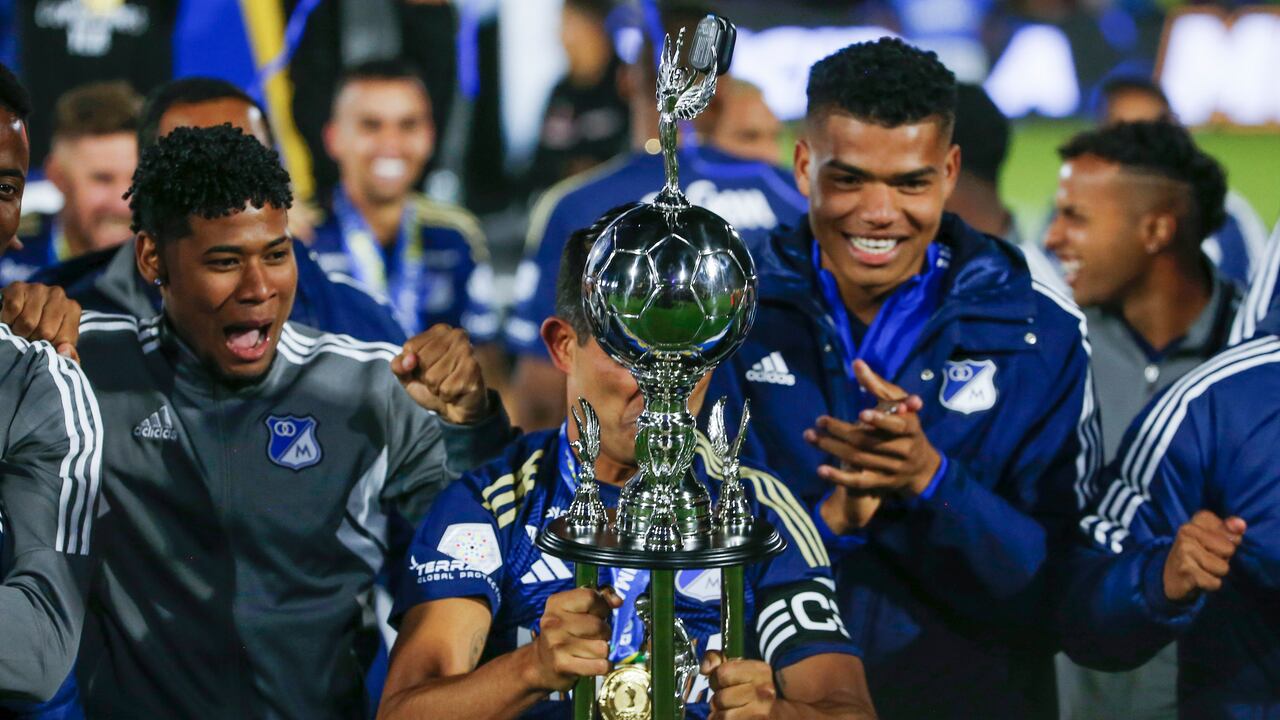 BOGOTA, COLOMBIA - JANUARY 24: David Silva of Millonarios celebrates with the trophy after winning the Superliga Betplay final match against Junior at El Campin stadium on January 24, 2024 in Bogota, Colombia. (Photo by John Vizcaino/VIEWpress)