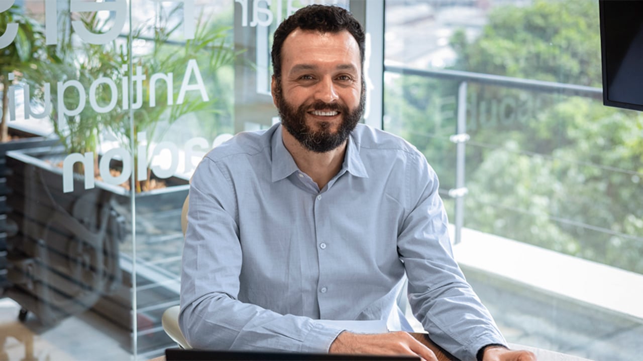 Mauricio Pérez Salazar, responsable de regiones de Comfama.