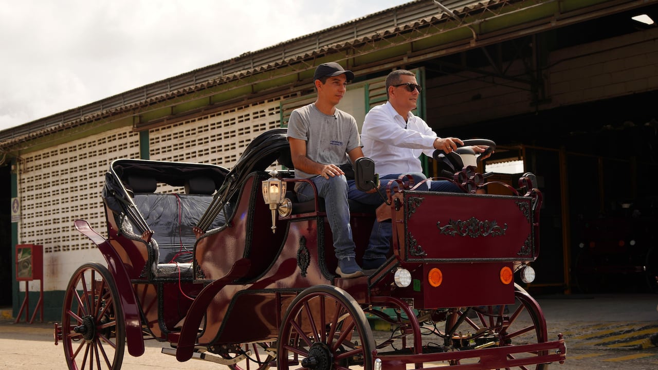 En Cartagena ya fueron reemplazadas las carrozas de caballos, por vehículos eléctricos.