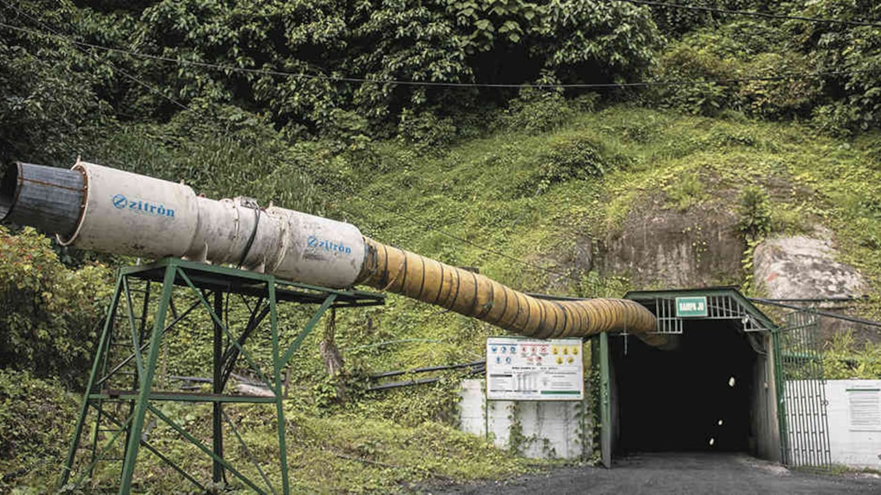 Una de las ventajas de la rampa es que permite el acceso de equipo mecanizado a la mina, que antes era imposible.