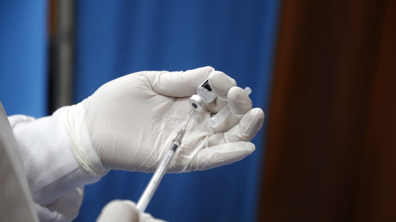 Inicio de vacunación contra covid19 en Hospital de Kennedy