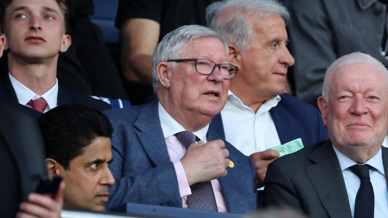 Sir Alex Ferguson recibe el alta médica tras ser atendido de urgencia en el estadio del United.