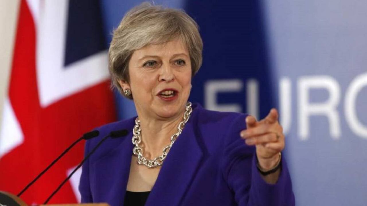 Theresa May pide más plazo.