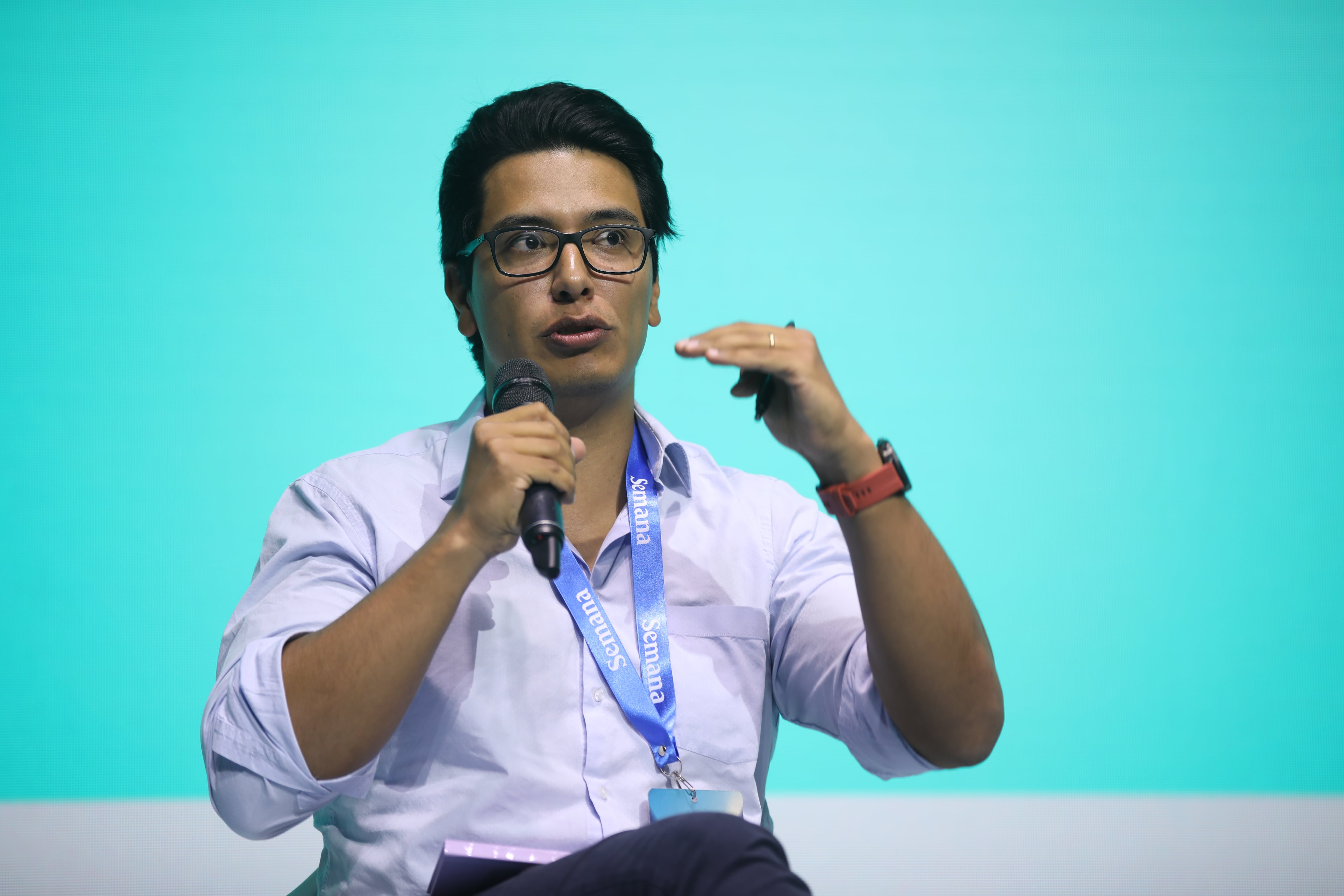 ‘Cumbre Líderes por la Educación 2024’
25 y 26 de septiembre de 2024 


●	Sebastián Moreno Cruz,  CEO de Critertec

●	Juli Mejía, responsable de innovación y aprendizaje de Comfama.

●	Mónica Hernández, directora de la Fundación Telefónica Movistar.
●	Marcela Bautista, especialista en Educación de la CAF.

El papel de los educadores en la era digital