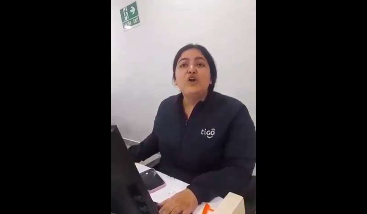 En redes sociales denuncian una actitud grosera por parte de una funcionaria de de Tigo a un cliente.