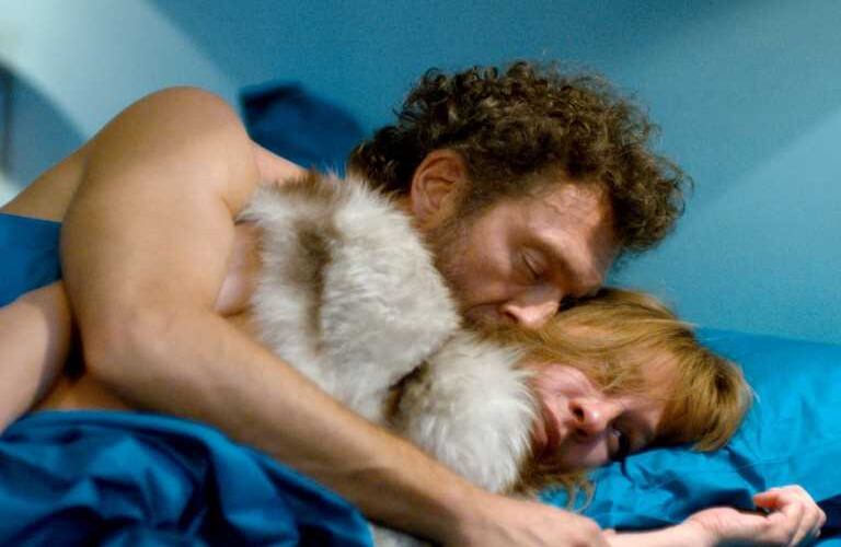 ‘Mi amor’ (2016) Una mujer se recupera de un accidente de ski, y del amor imposible que tenía con su primer esposo. Emmanuelle Bercot y Vincent Cassel le dan vida a la tumultuosa relación, dirigidos por la directora y actriz francesa Maïwenn. 