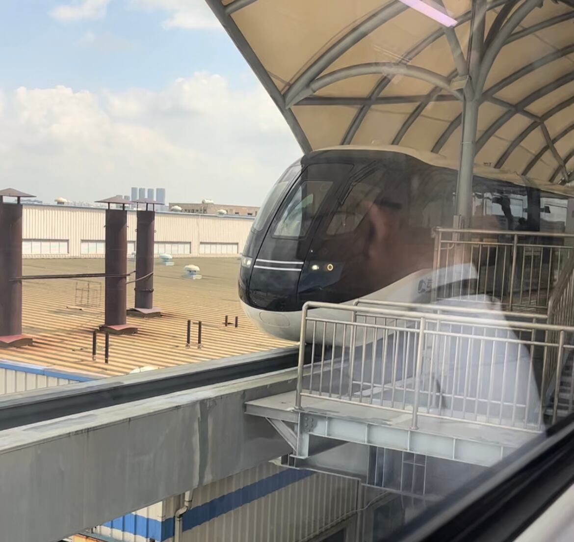 Tren eléctrico en Pingshan.
