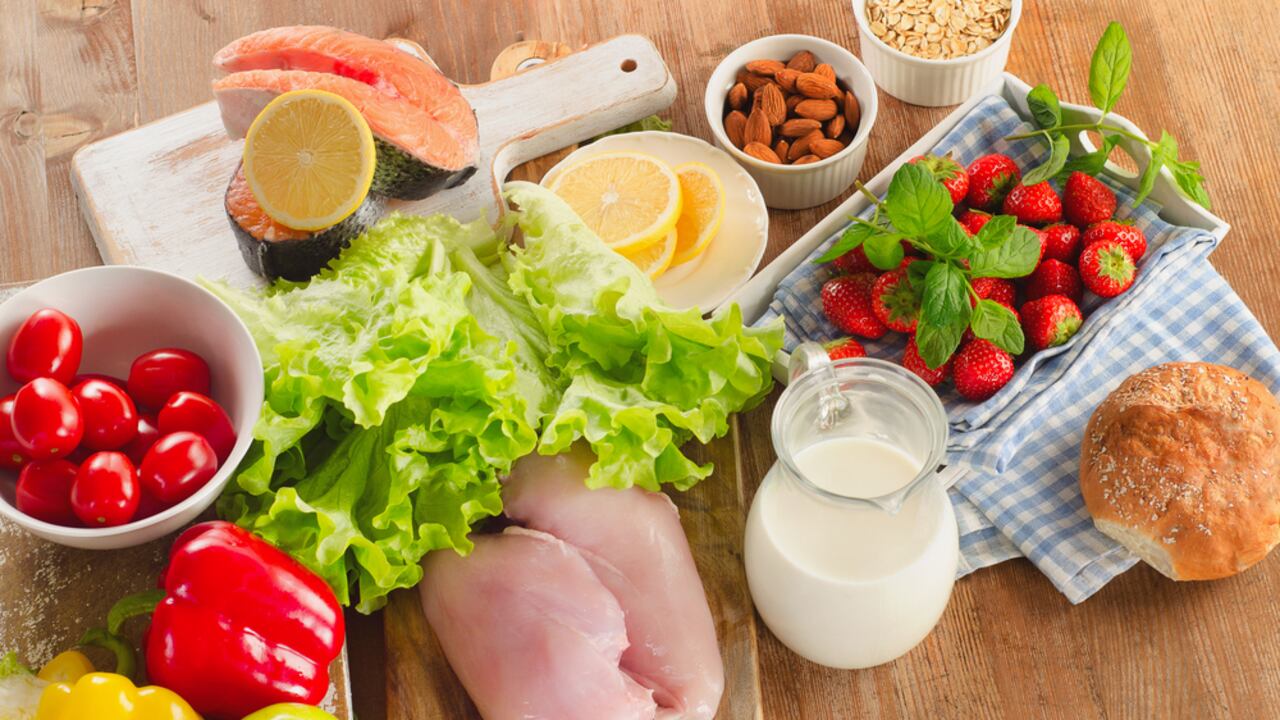 Consumir proteínas es una de las recomendaciones básicas de los especialistas para las personas que quieren bajar de peso debido a que tienden a tener menos grasa.