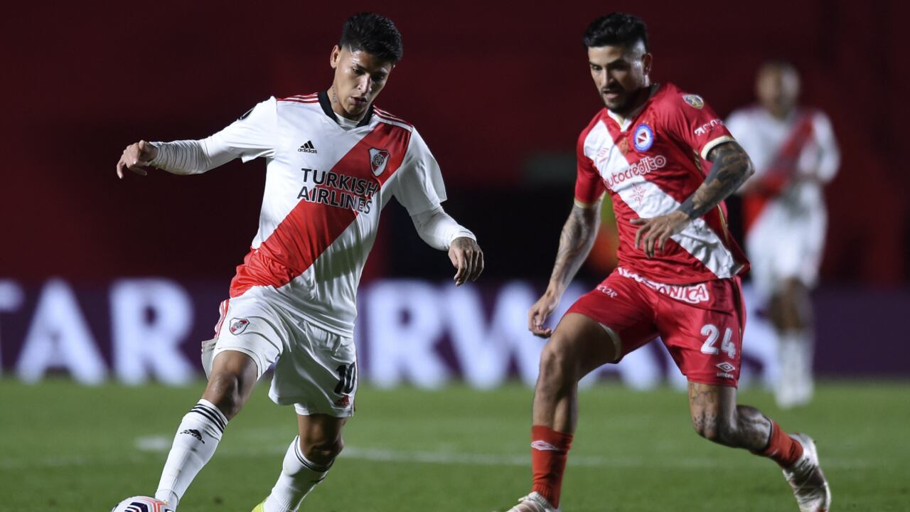 Jorge Carrascal, en la puerta de salida de River Plate
