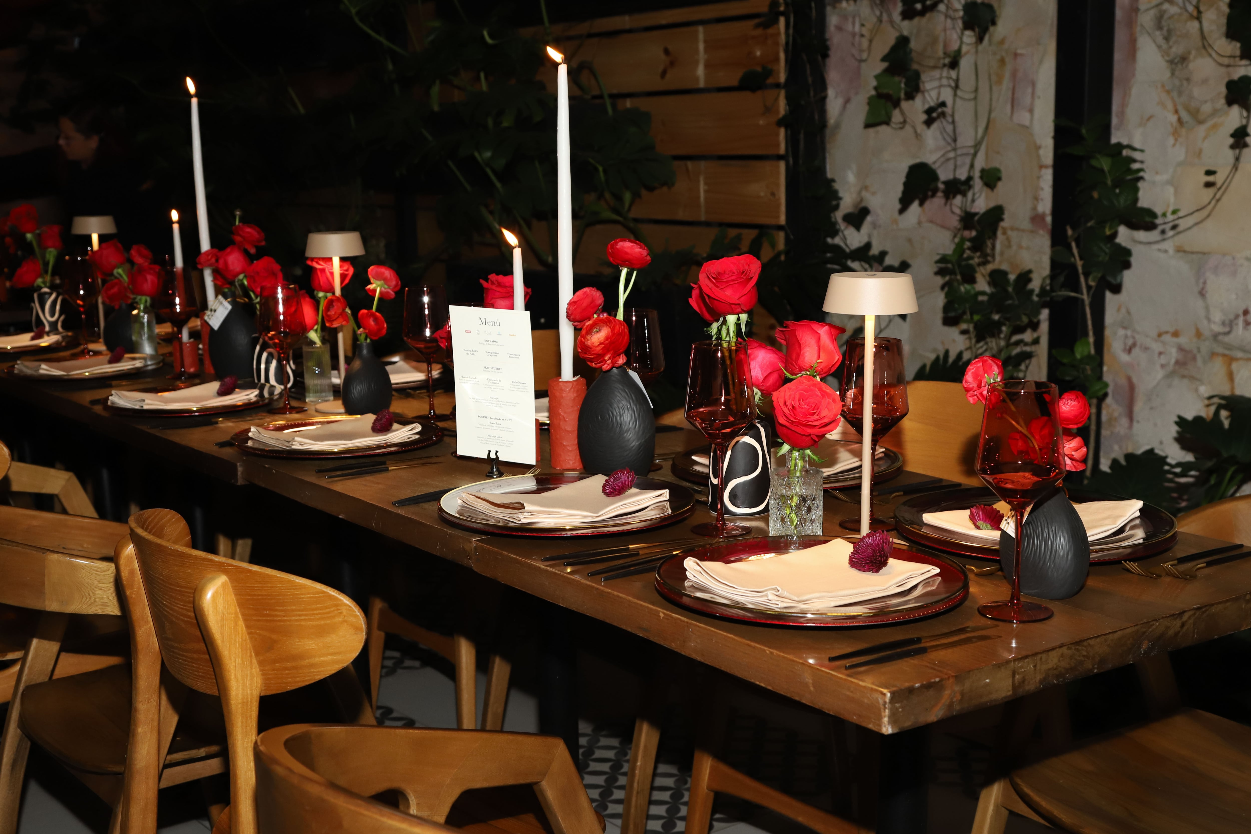 El color rojo, sello inconfundible de Jet-set, se convirtió en el hilo conductor del diseño.