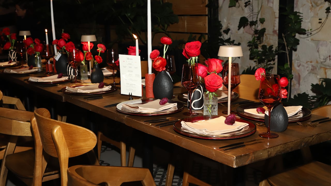 El color rojo, sello inconfundible de Jet-set, se convirtió en el hilo conductor del diseño.