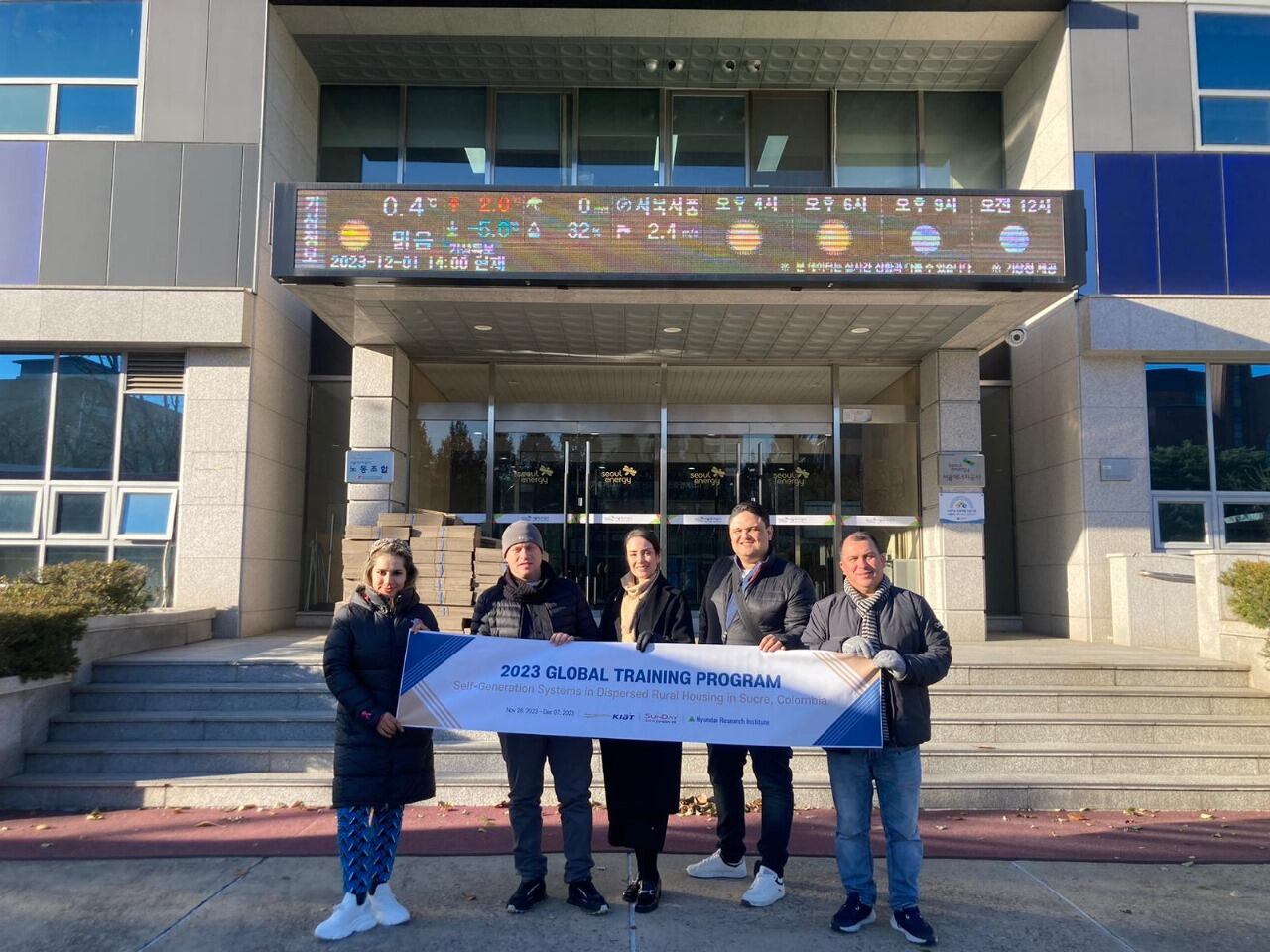 Gobernador de Sucre Héctor Olimpo Espinosa, en Corea del Sur.