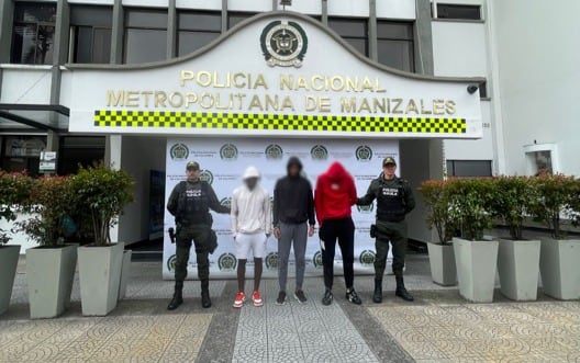 Los sujetos fueron capturados en flagrancia frente al centro comercial Cable Plaza