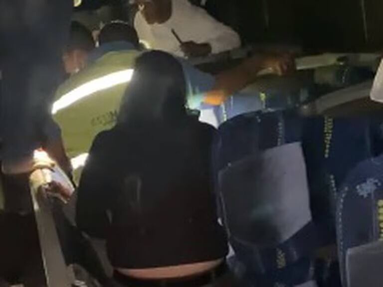 Momento en que son atendidos los heridos, tres de ellos requirieron atención especializada