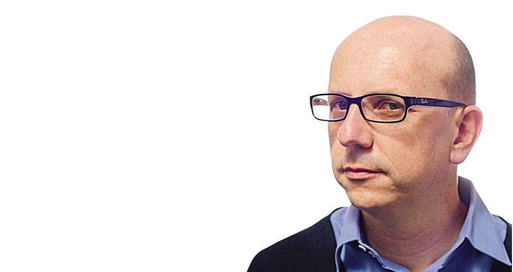 "Percibo que en los últimos años hemos tenido muchas noticias literarias afortunadas y miles anodinas, pero cuál de ellas constituye el último gran momento de nuestra literatura es un verdadero enigma": Nicolás Morales