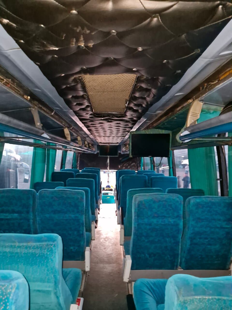 En este bus, según la Policía, eran movilizados migrantes por parte de una red de tráfico de personas.