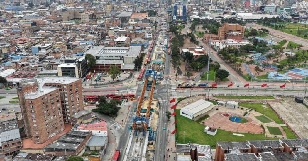 Una de las siete vigas lanzadoras que hacen parte de la construcción de la Línea 1 del Metro de Bogotá.