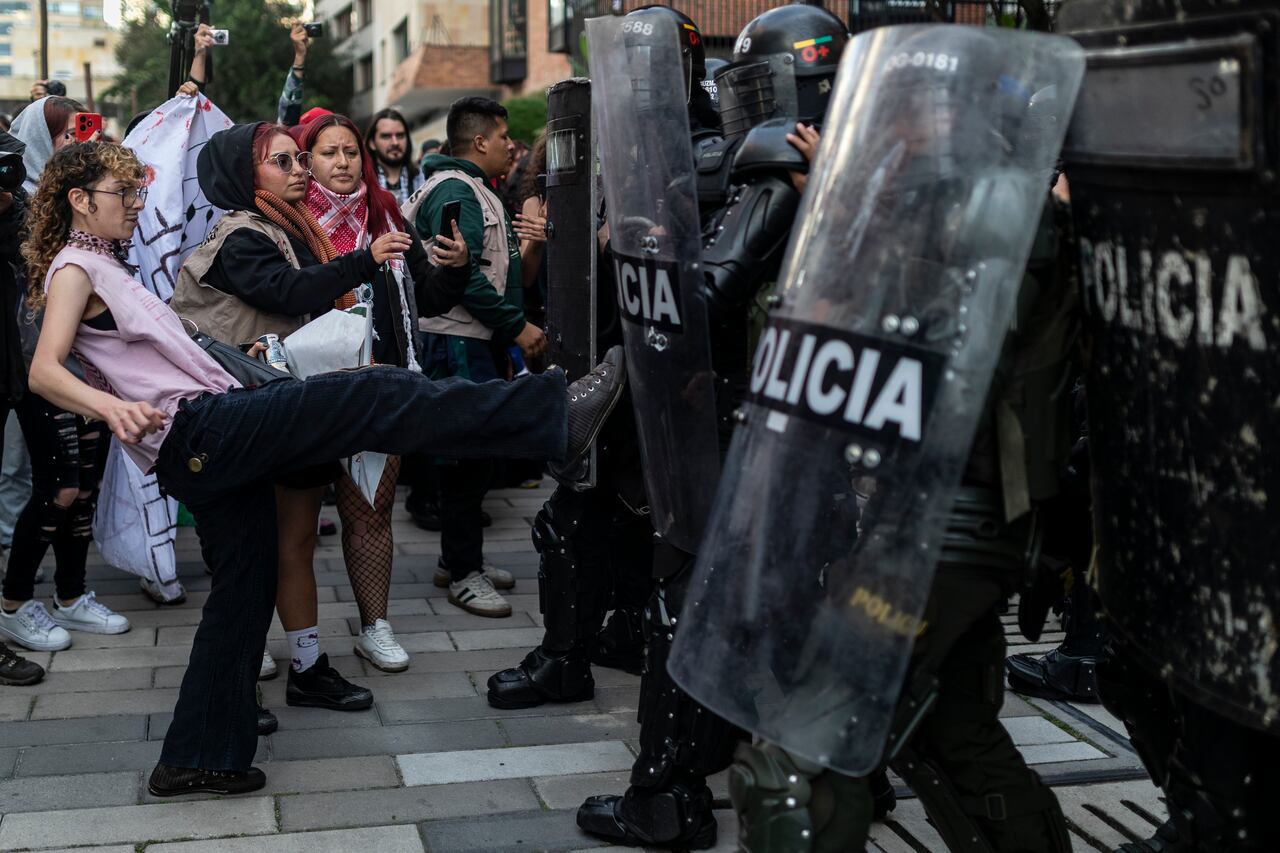 Manifestación a favor de Palestina y por la interceptación por parte del Estado de Israel a la Flotilla que se dirigía a Gaza con ayuda humanitaria y defensores de derechos humanos, entre ellos dos colombianas