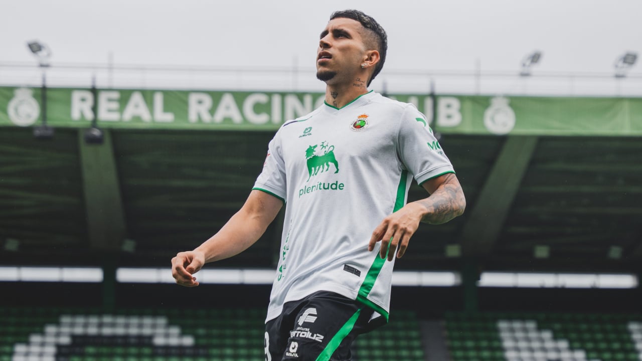 Gustavo Puerta en Racing de Santander, su nuevo equipo.