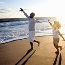 Turistas sonrientes en Hobe Sound, Florida, EE.UU.