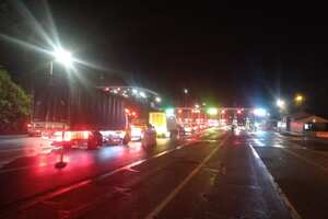 La vía al llano permaneció cerca de cuatro horas cerrada debido a un nuevo atentado.