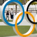 Los anillos olímpicos frente al Museo Olímpico de Japón en Tokio, el 2 de abril de 2021. (AP Foto/Hiro Komae, archivo)