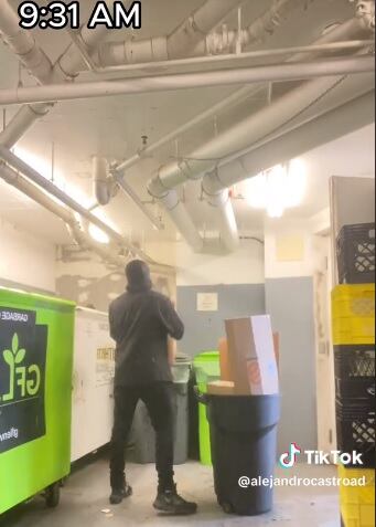 Alejandro Castro, colombiano que trabaja lavando platos en Canadá