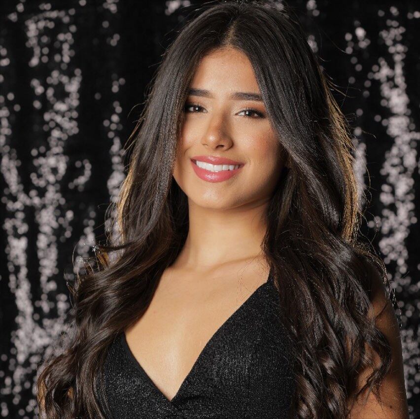 Jenny se conoce desde hace varios años con Jhonny Rivera.