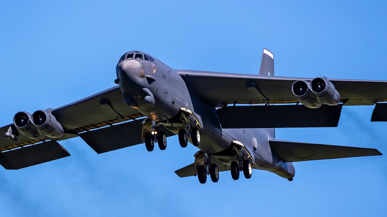 La Fuerza Aérea de Estados Unidos busca que el nuevo pilón del B-52 tenga una gran versatilidad para adaptarse a distintos tipos de armamento.