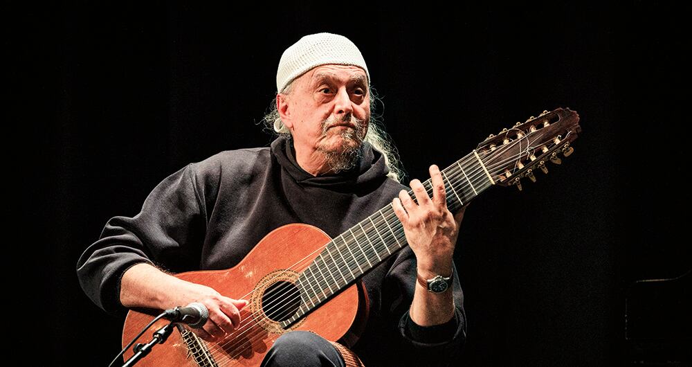 Nacido en 1947, Egberto Gismonti refleja en su sonido, como pocos, la diversidad musical de Brasil.