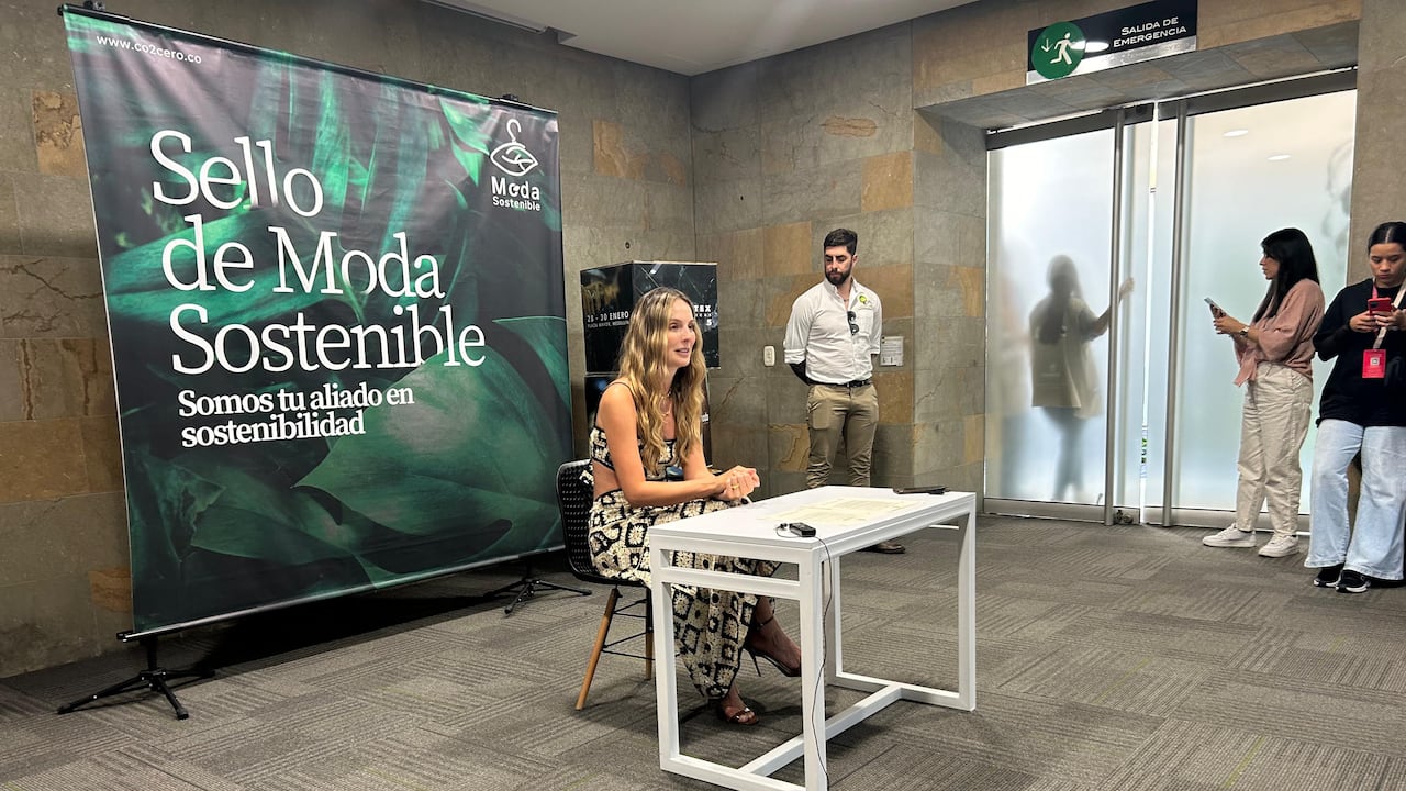 El sello de moda sostenible se creó en alianza con CO2CERO y Claudia Bahamón.