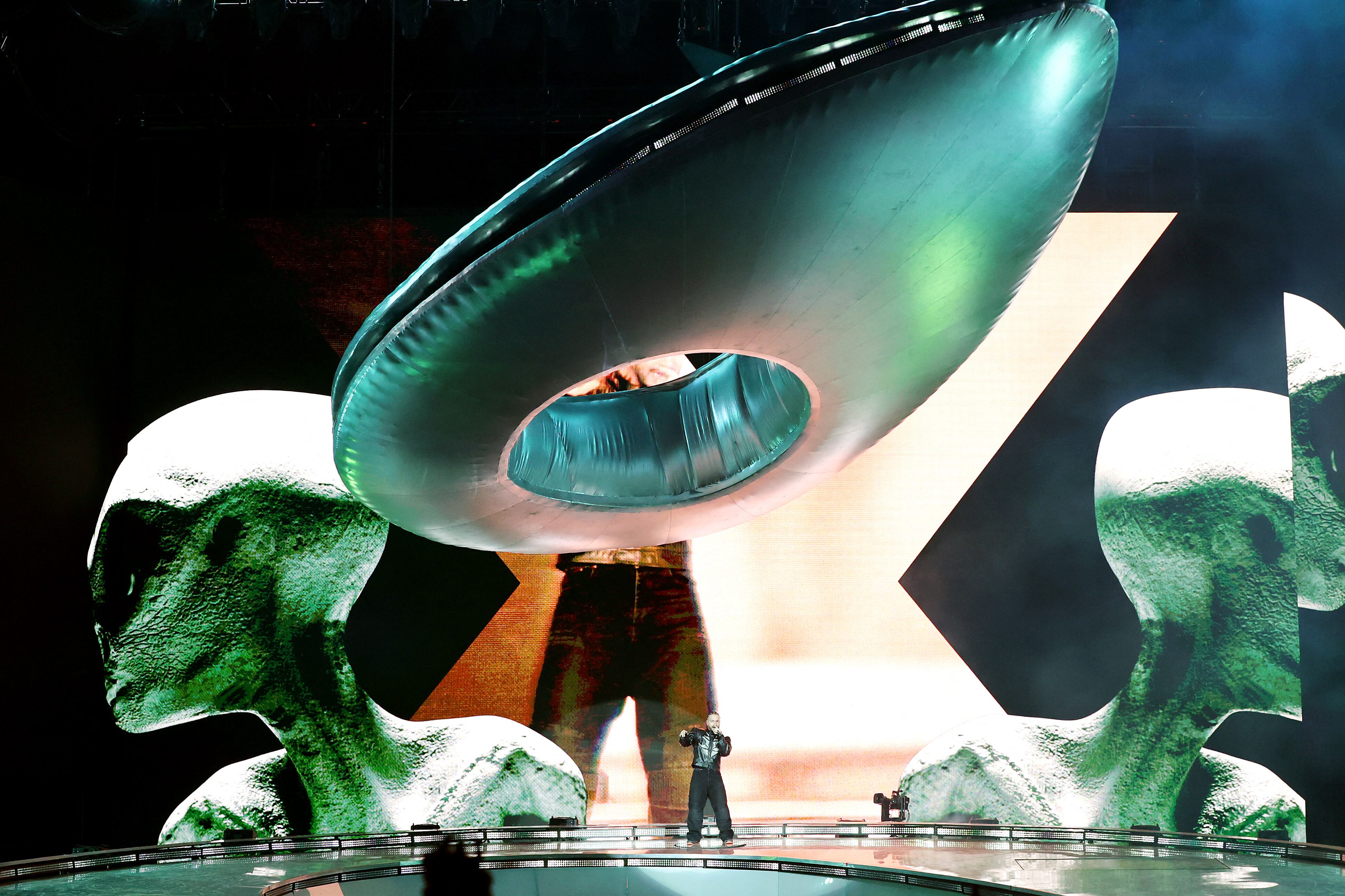 J Balvin causó furor de nuevo en Coachella junto a Will Smith y particular temática galáctica: así fue su show