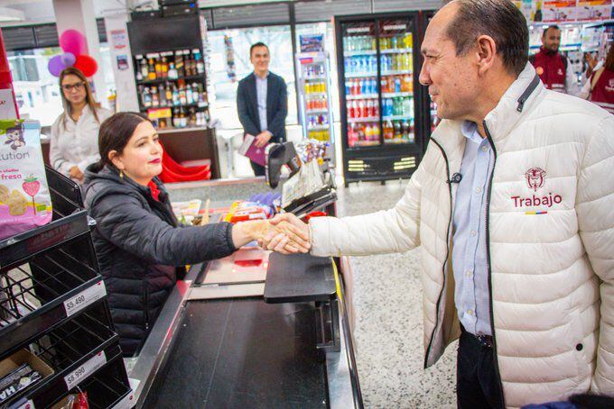 Visita del Ministerio de Trabajo a las tiendas Olímpica.