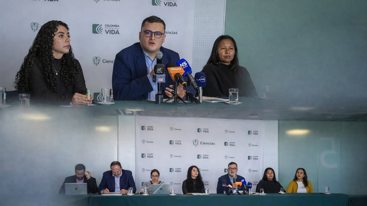 Las becas son para estudiar maestrías y doctorados.