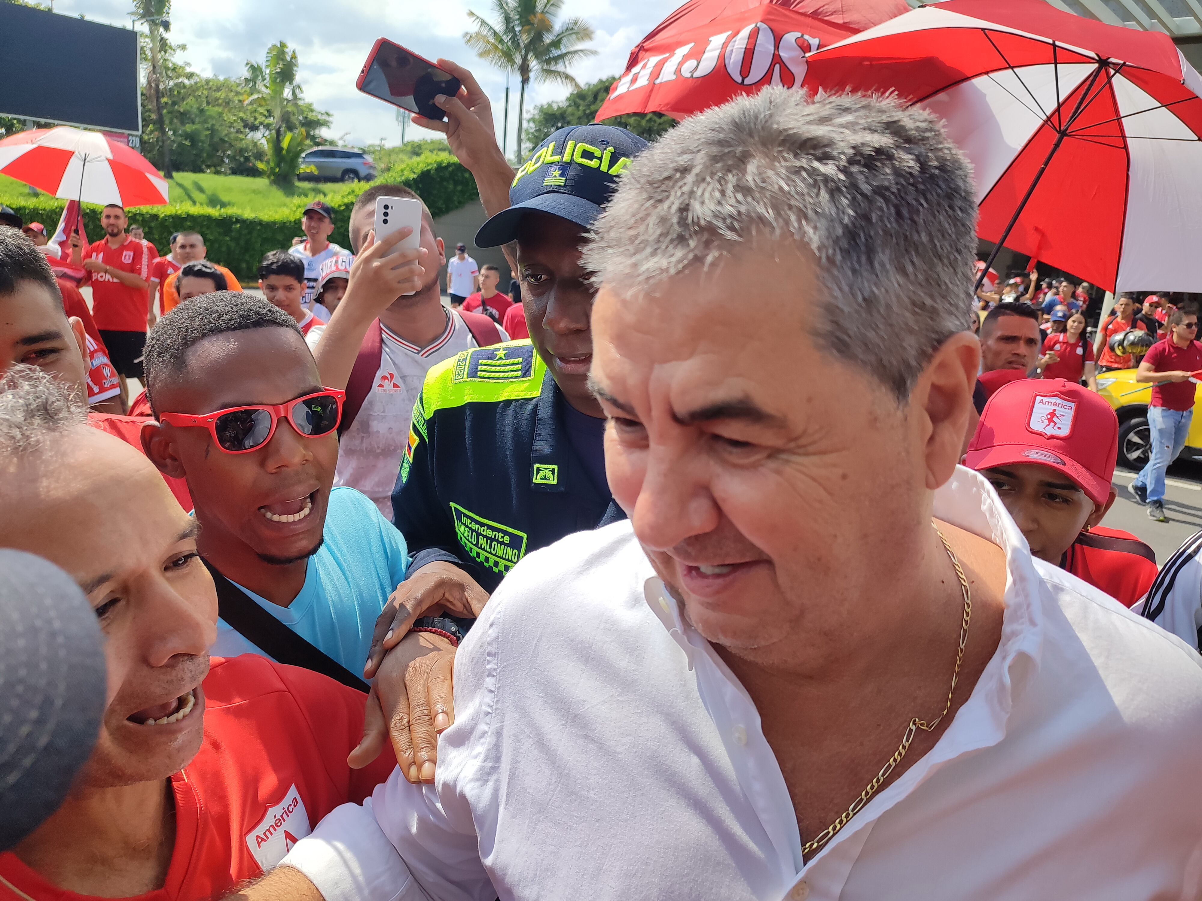 Cali: Llegada a Cali  el nuevo técnico del  América de Cali, Jorge "Polilla" Da silva: Foto José L Guzmán. El País