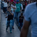 A diario, centenares de menores migrantes venezolanos recorren la zona fronteriza, en muchas ocasiones sin compañía de padres o cuidadores.