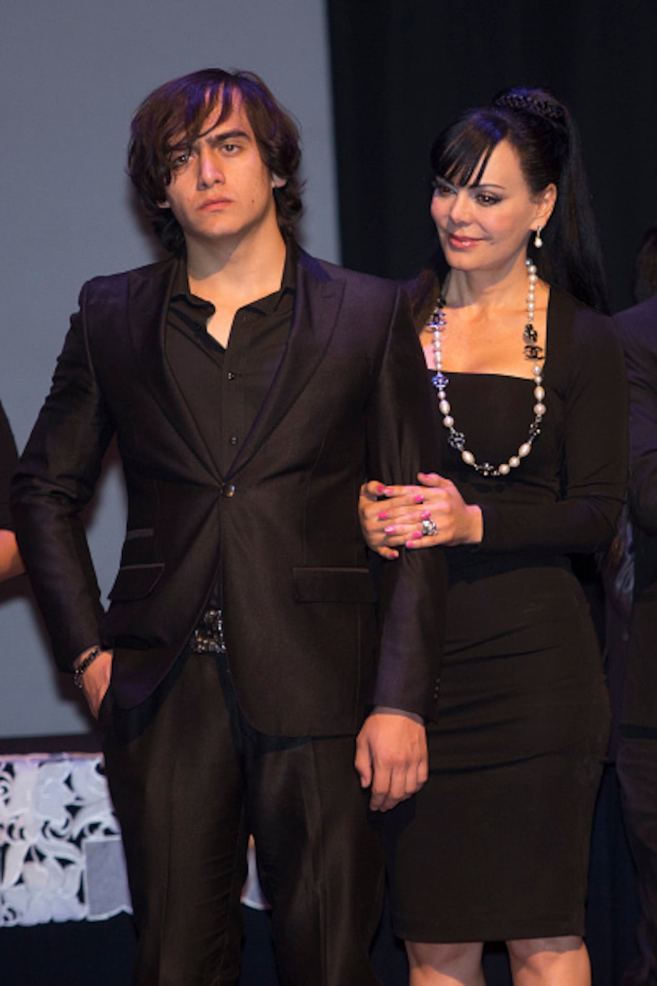 Julián Figueroa y su madre, la actriz Maribel Guardia