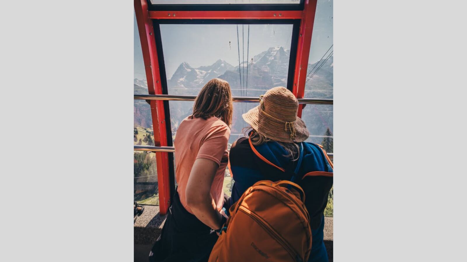 Su estructura transparente hace que usted pueda disfrutar plenamente del paisaje suizo