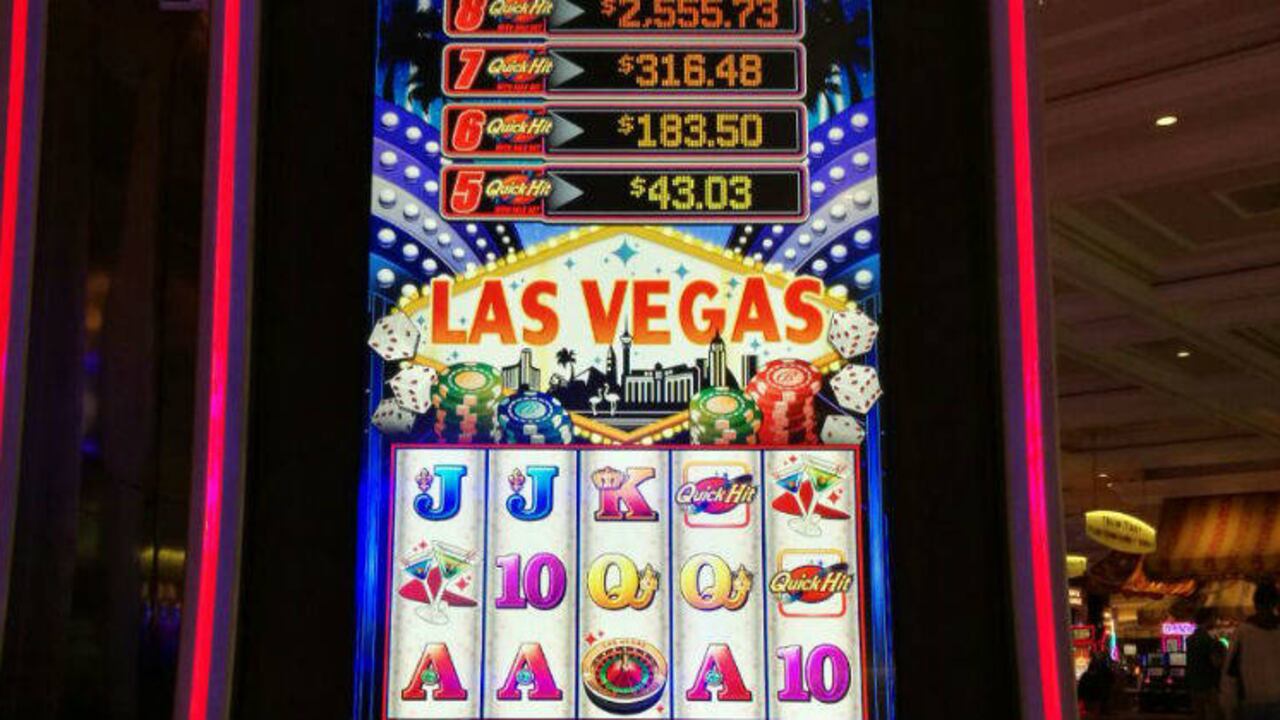 No cabe duda que los juegos de azar son una de las principales fuentes económicas de la ciudad de Las Vegas, no por nada se calcula que hay unas 200.000 máquinas tragamonedas en la ciudad.