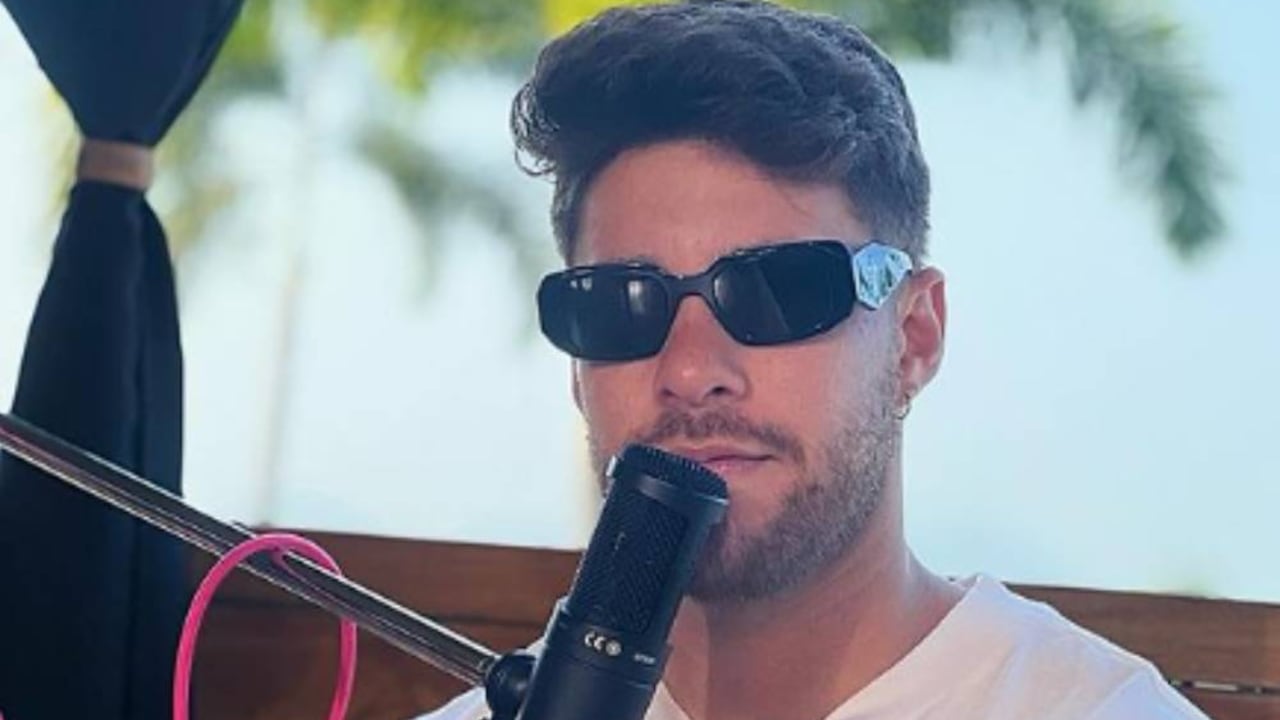 Miguel Melfi, cantante panameño.