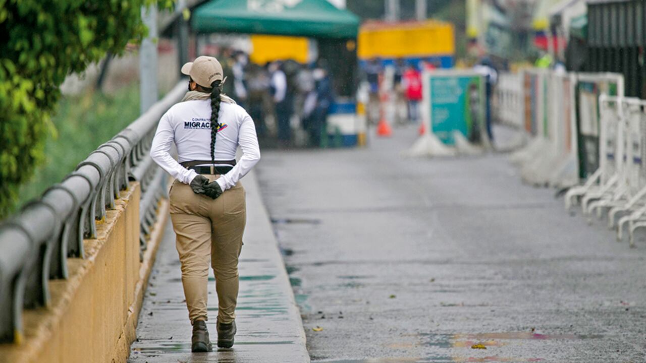 Las actividades que se vienen presentando en la frontera con Venezuela pueden constituirse en fraudes tributarios y/o operaciones transnacionales de lavado de activos.
