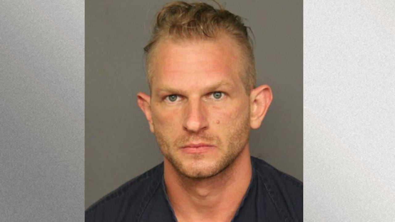 En Denver, Michael Close enfrenta cargos de asesinato en primer grado.