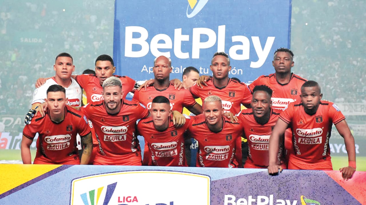 América de Cali busca una nueva era gloriosa, y para ello se necesitan importantes recursos económicos que actualmente no existen. La idea es acabar con las deudas y comprar jugadores.