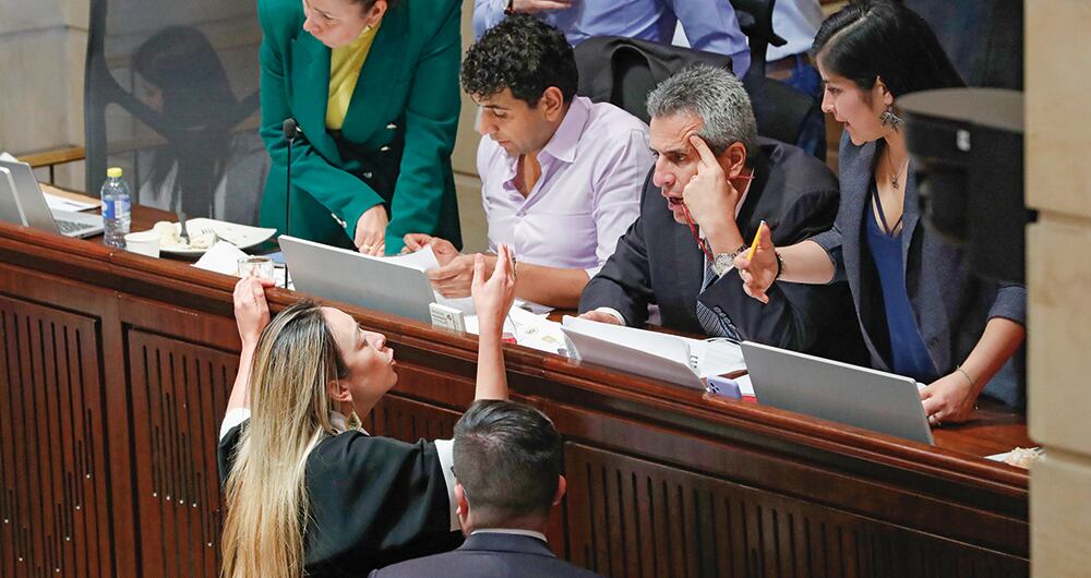 El jefe de Estado no logró autorización para convertir a las electrificadoras del país en un fondo empresarial y de paso, en algunos casos, venderlas.