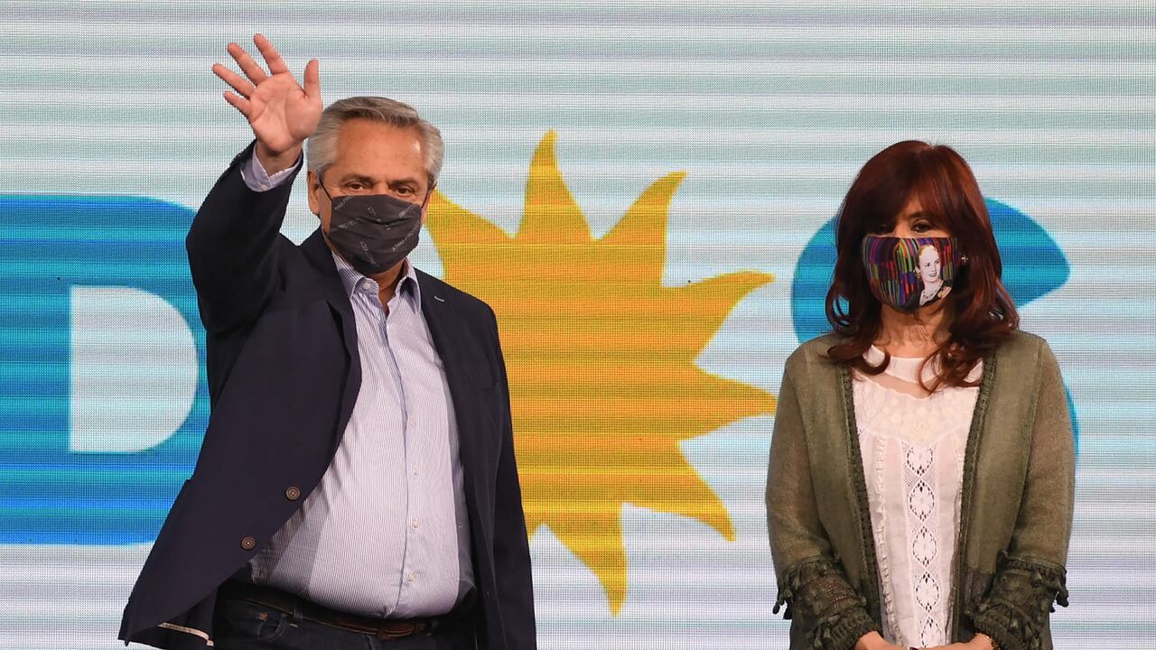 El presidente de Argentina, Alberto Fernández y la vicepresidenta y expresidenta Cristina Fernández de Kirchner. Foto: AFP