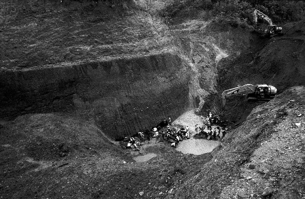 Mina artesanal en Zaragoza, Antioquia. Foto: Stephen Ferry.