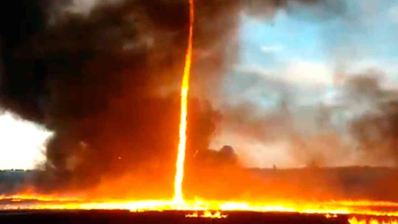 El jefe del grupo de bomberos, con 32 años de servicio, nunca había visto esto durante su trabajo.