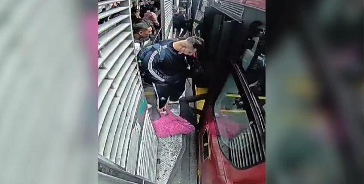 Nueva modalidad de robo en Transmilenio.