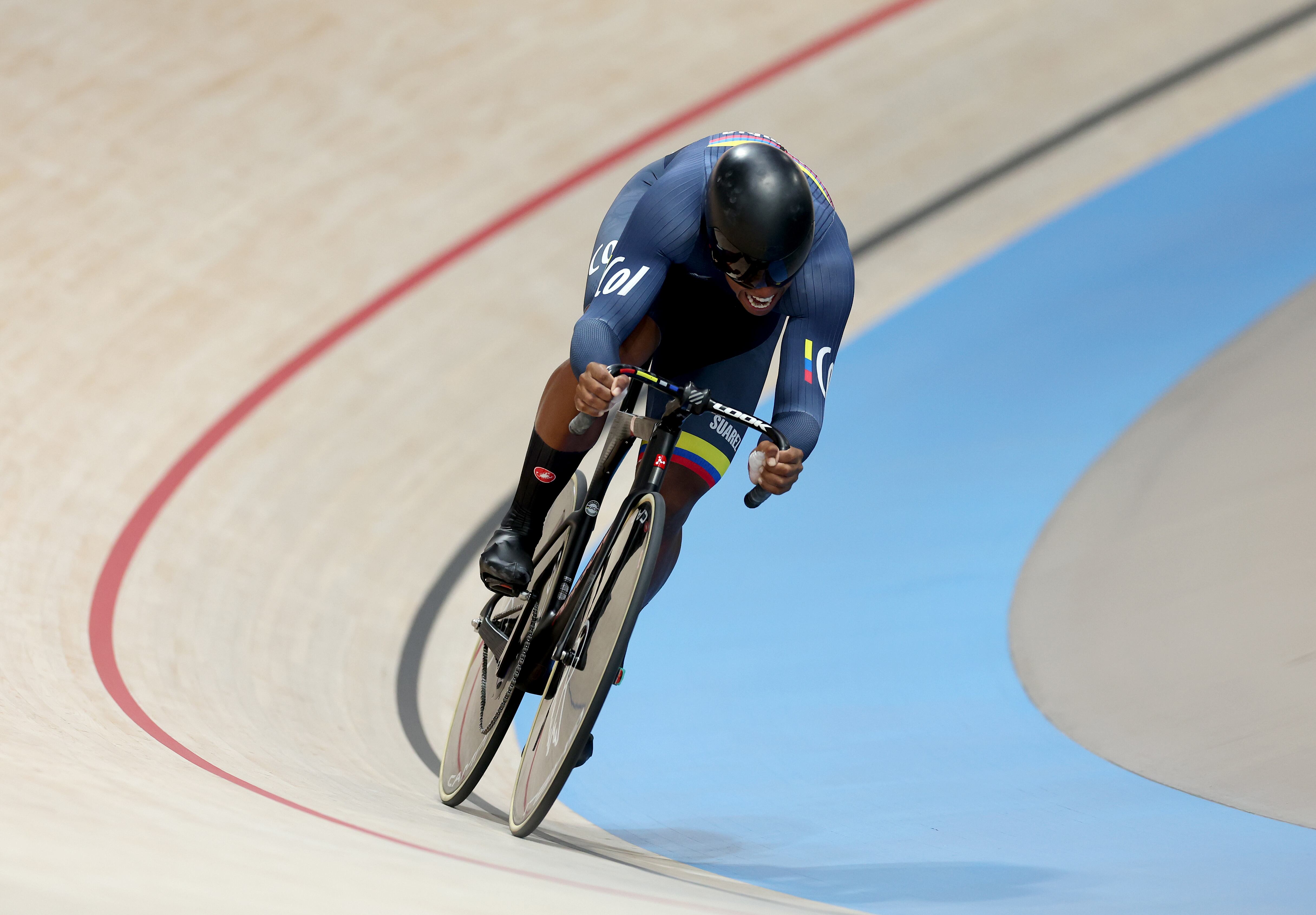 PARIS, FRANCE - AUGUST 07: Kevin Santiago Quintero Chavarro of Team Colombia competes during the Men's Sprint Qualifying on day twelve of the Olympic Games Paris 2024 at Saint-Quentin-en-Yvelines Velodrome on August 07, 2024 in Paris, France. (Photo by Tim de Waele/Getty Images)